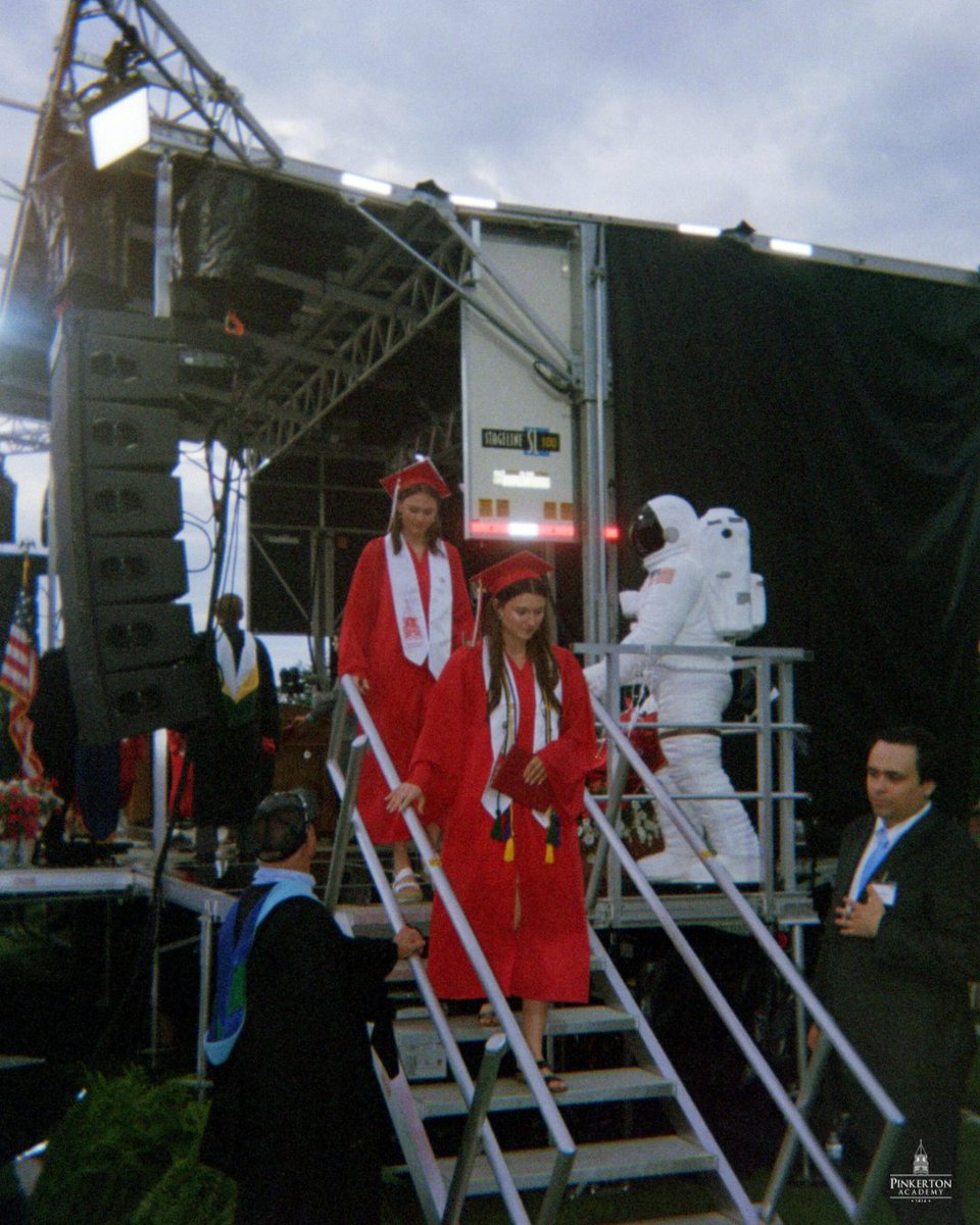 graduation on film 🎞️ (pt. 2)

photos by: Patrick Cogan

#TogetherWeArePinkerton #GoAstros