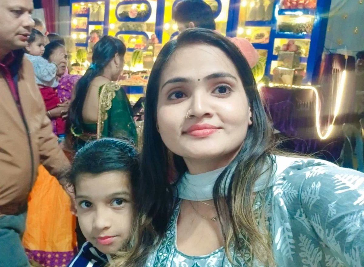 Seemabhanushal's tweet photo. Sadi main 🥰....
#seemabhanushali #foryoupage #foryou #twitter #viral #trendingclips https://t.co/rYn0w7zyc4