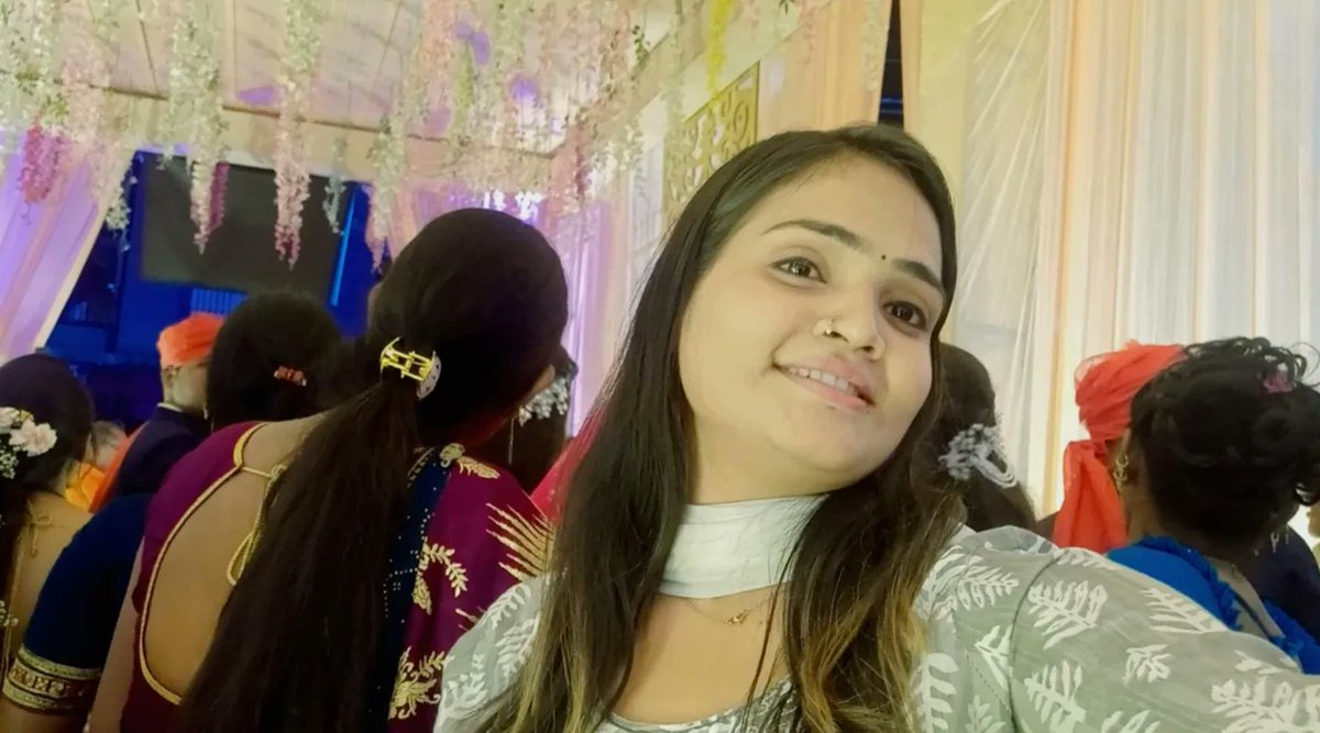 Seemabhanushal's tweet photo. Sadi main 🥰....
#seemabhanushali #foryoupage #foryou #twitter #viral #trendingclips https://t.co/rYn0w7zyc4