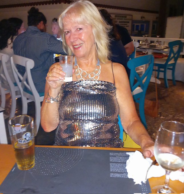 Feeling relaxed after a delicious dinner. https://t.co/FIWZLW7tf4