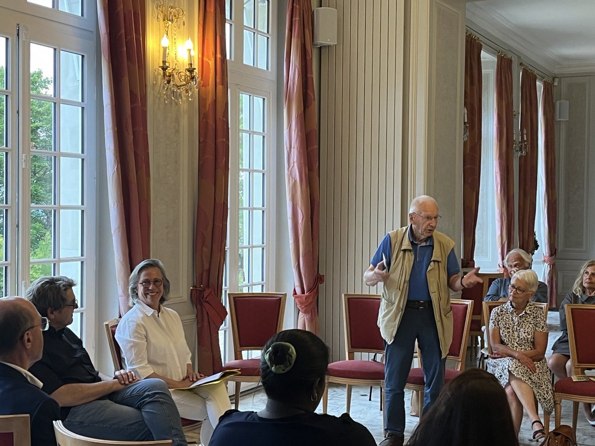 SabineThillaye's tweet photo. #encampagne #legislatives2024
🗣En réunion publique ce soir à Saint-Cyr #circo3705
De beaux débats avec les concitoyens qui permettent de parler du territoire.
Merci à @vincent_louault venu me soutenir et en faveur d'une politique du terrain https://t.co/kmcqOuKBs2