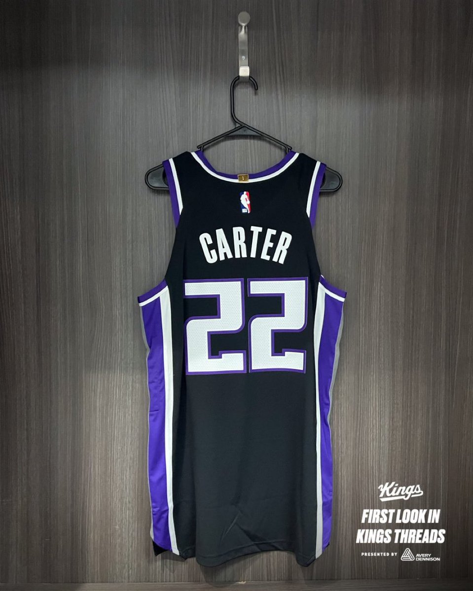 DFoxMuse's tweet image. I’ve never seen so much support from a fan base. 

FRIAR is amazing so I want to give back to them. 

RT+FOLLOW - I’m giving 3 away - Will be choosing winners next Friday 🔥 

Go to the Kings store now if you want to buy a Carter jersey!