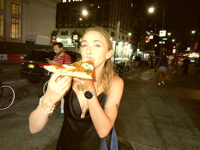 obsessed with the camp snap https://t.co/4lgmBWFimk