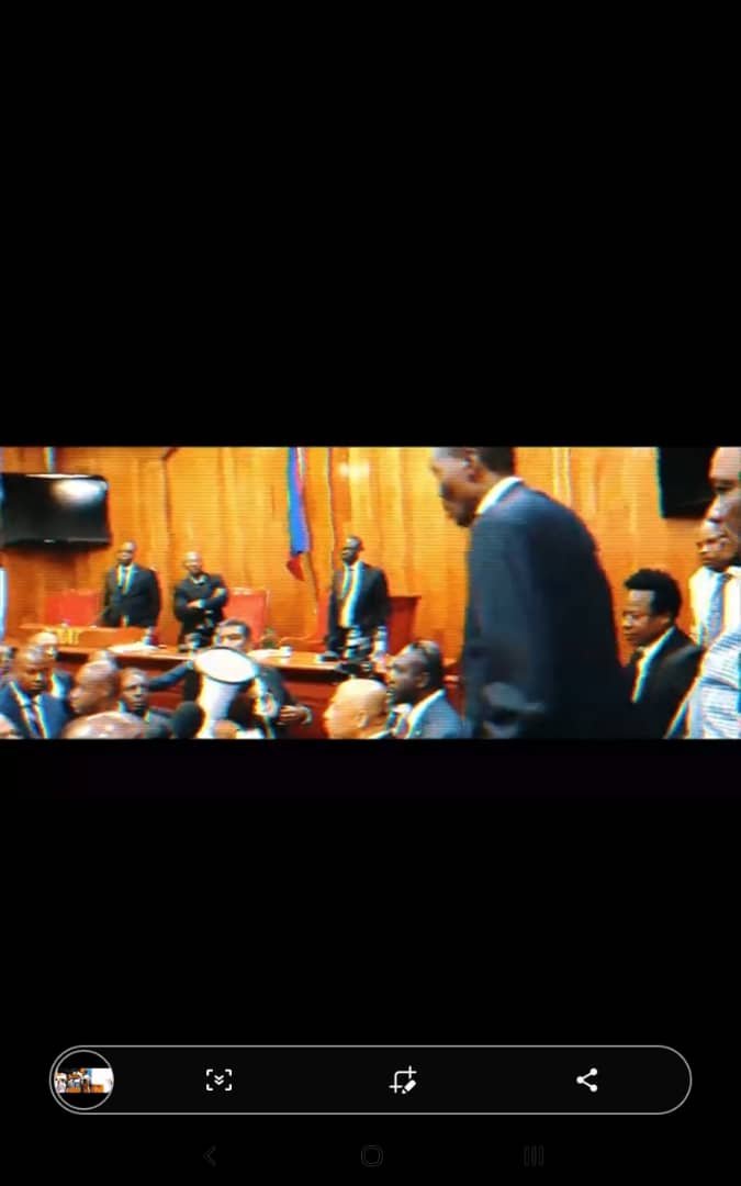 Makay_Hayti's tweet photo. 🤌🏾🇭🇹
Si w ap tande #Savalou Zafèm dlo pa ponpe nan je w konnen w p ap tande oubyen ou pa gen okenn fil nan kò w ki makònen w ak peyi sa.
Endiyite ap touye nou si nou pa leve pye n! Ewo nou yo pa t travay pou sa. https://t.co/Zvwbp24pmf