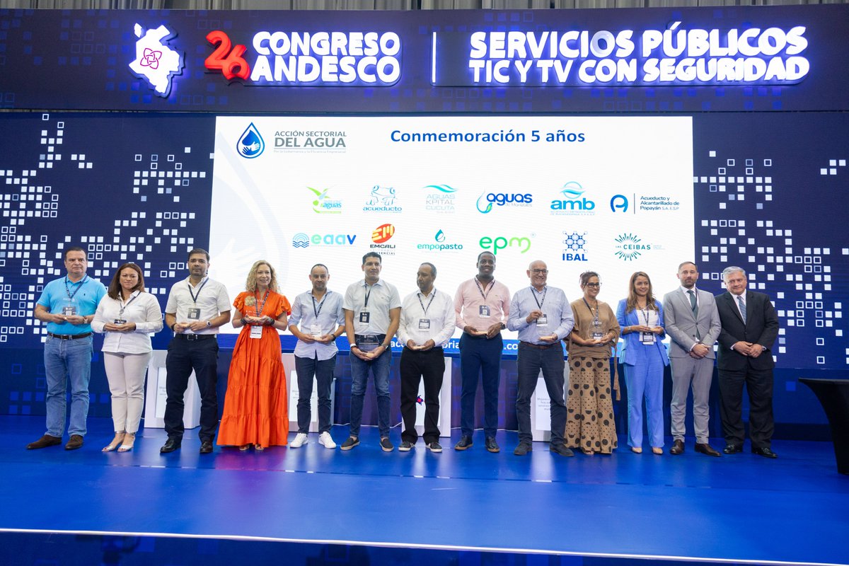 <a href="/pablocala9/">Pablo Calabuig</a> <a href="/IdricaHQ/">Idrica</a> Conmemoración 5 años de la Acción Sectorial, transformando el sector de agua y saneamiento

Este evento se dividió en tres secciones:

Conmemoración
-<a href="/CamiloSanchezO/">Camilo Sánchez</a>, presidente de Andesco. 
-Fabián Hayoz, encargado de Negocios a.i Embajada Suiza. 
-Sergio Campos, jefe División