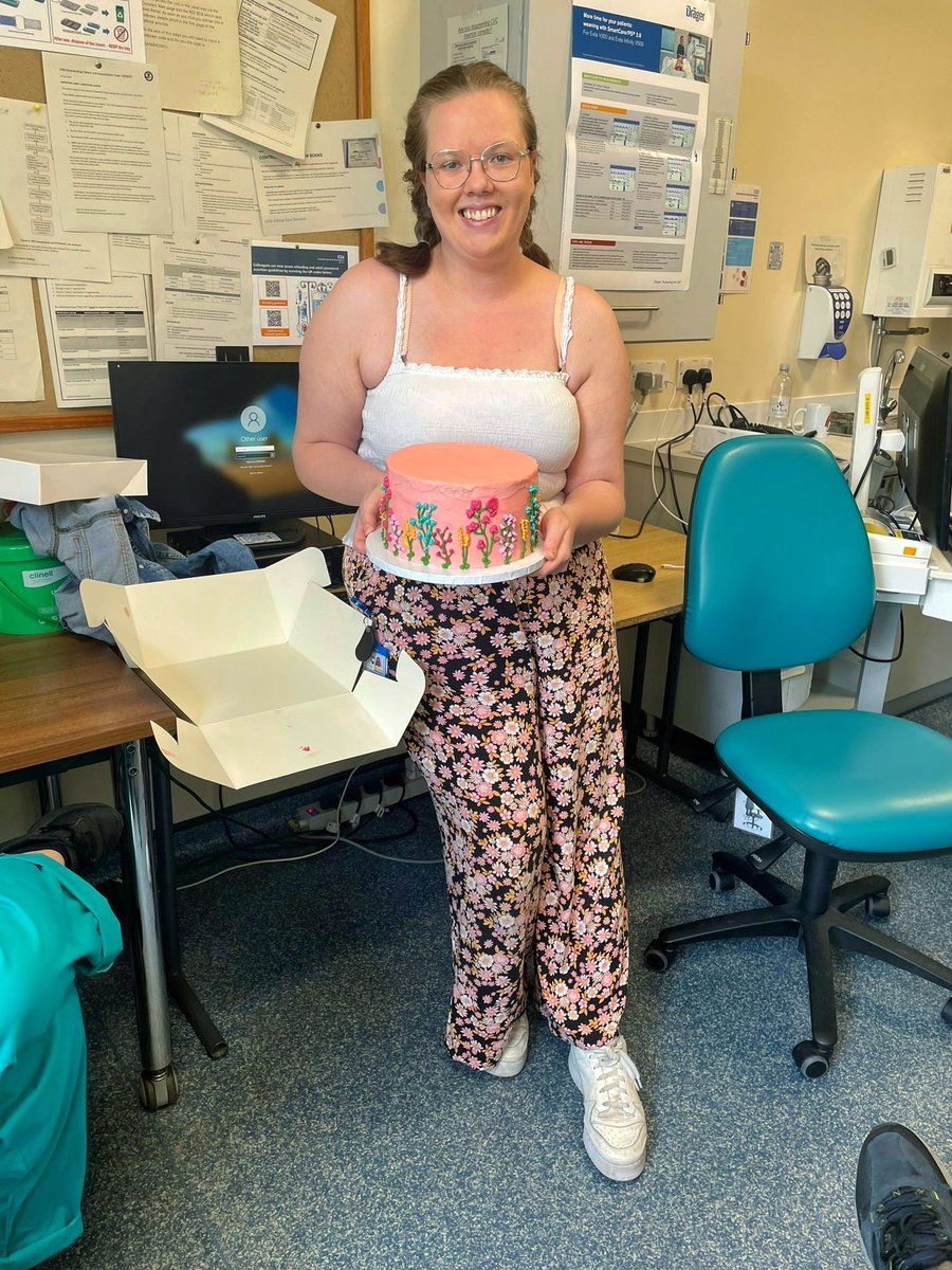 Dr_ErinLS's tweet photo. The result of my antics
Made a wildflower-themed lemon and raspberry cake
To thank my consultants and other colleagues for supporting us as we strike again
Hopefully gave them some energy for the rest of the day! ππβ€οΈ
#doctorcake @SWBHnhs @nicki_heys https://t.co/epaqQdOSNT