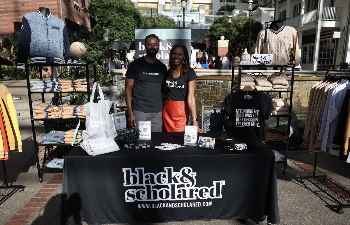 hupnc_center's tweet photo. ๐โก๏ธ Get a look into day 1 of the #BlackCommerceConference ! #blackcommerce #entrepreneurship https://t.co/eFuKAG6TZh