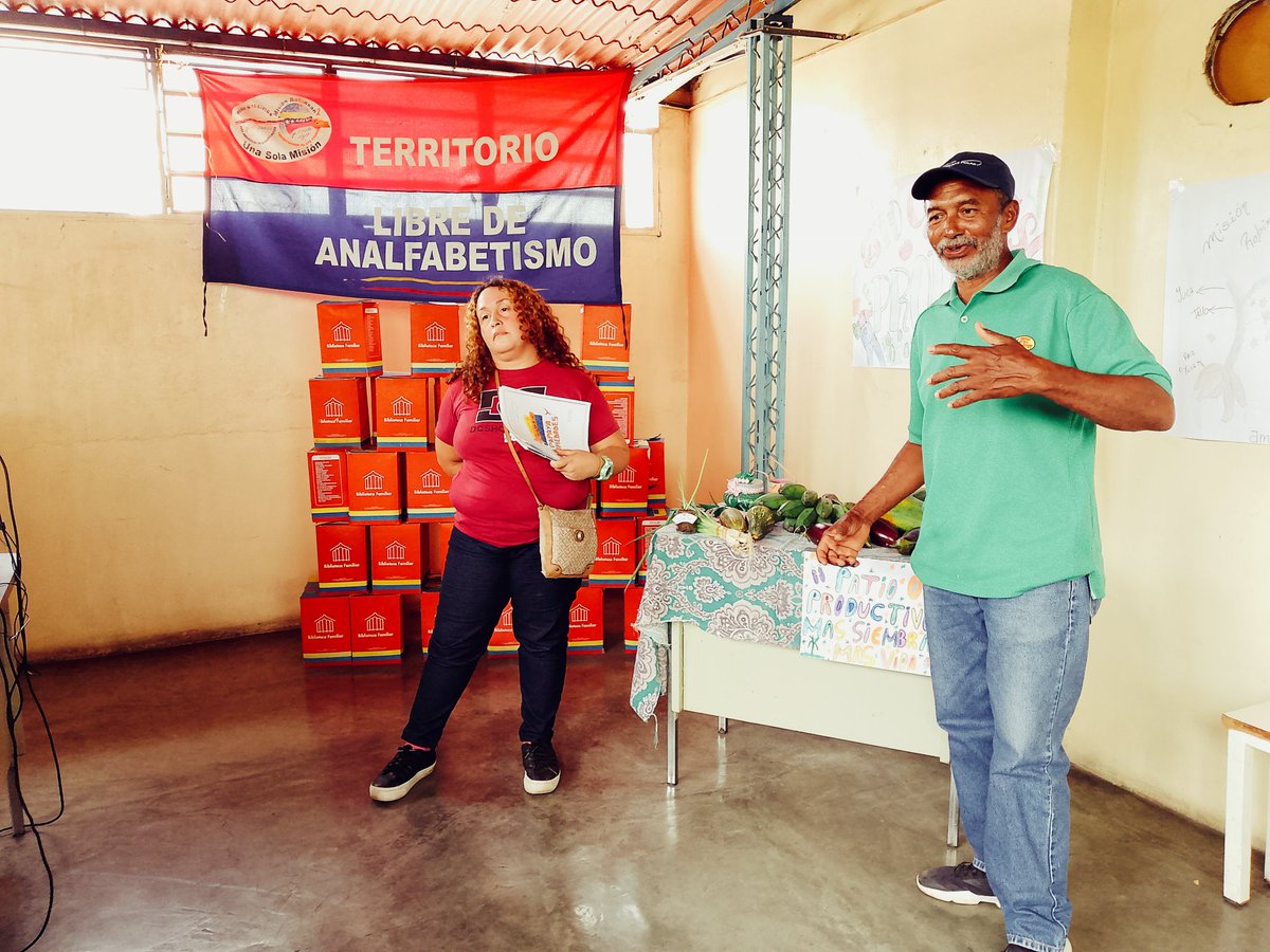 guarico_mision's tweet photo. #Enterare|| En el Municipio Juan Germán Roscio Nieves se realizó el " 6to Encuentro de Experiencias Pedagógicas y Productivas de la Misión Robinson".
#NicoCuadraConmigo
@NicolasMaduro
@_LaAvanzadora
@Sociabolivarian
@MisinRobinsonP2 https://t.co/dizG8ztaXg