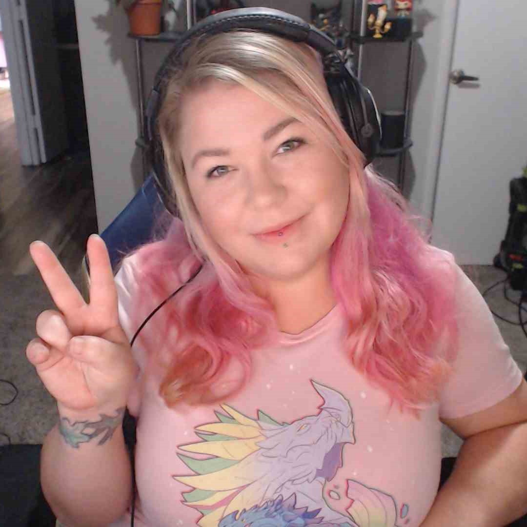 Aurene and I are strimmin some <a href="/GuildWars2/">Guild Wars 2</a>. Come hang out with us! twitch.tv/littlesparkz