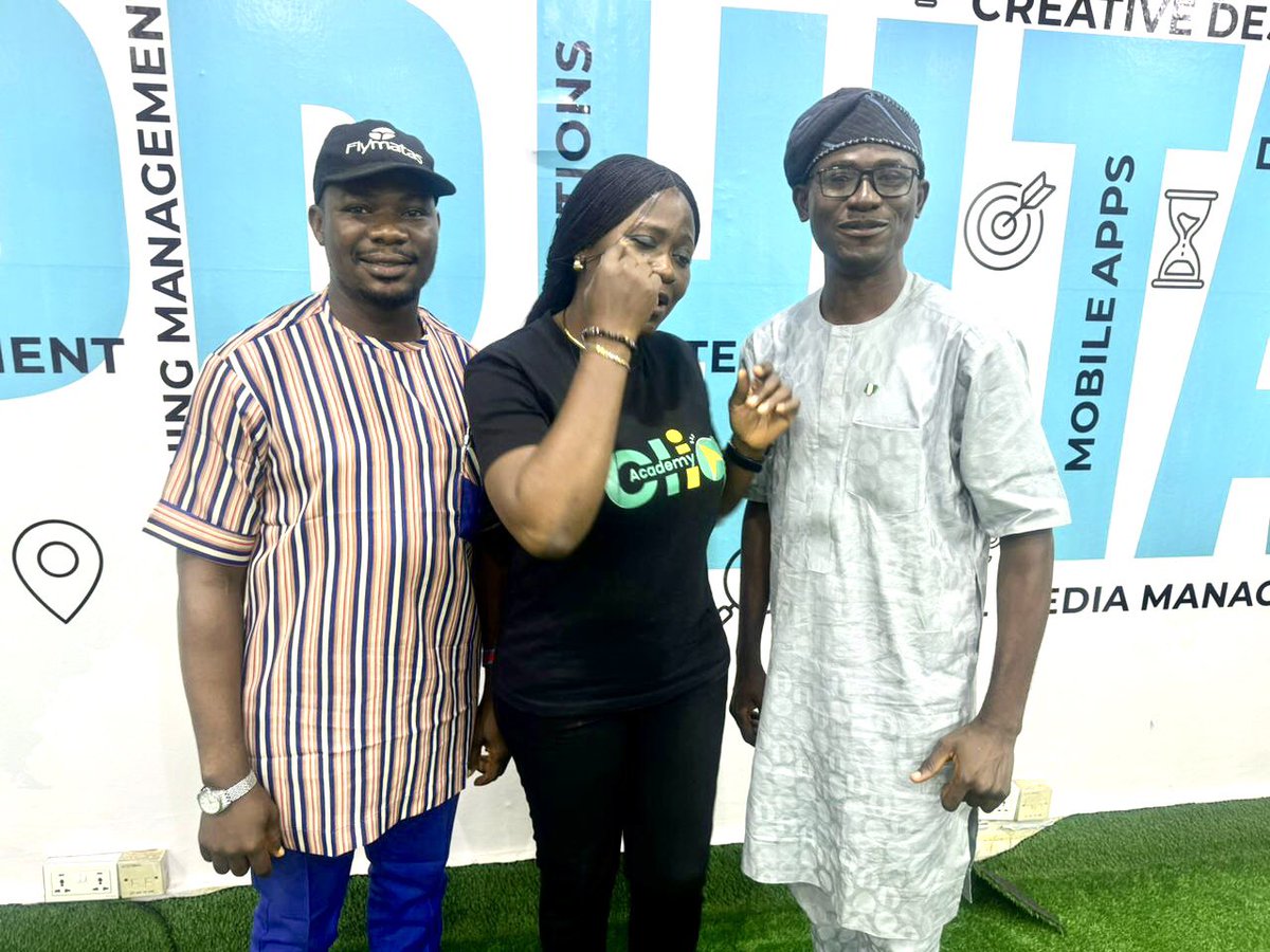 assw_ng's tweet photo. Empowering Nigerian students with digital skills! We Met with @SaphitalDigital in Abuja to strengthen our partnership. Together, we're bridging the digital gap & developing the next generation of leaders! #ASSW #SaphitalDigitalAcademy #DigitalEmpowerment #NigerianStudents https://t.co/Hjgg6wMP2a