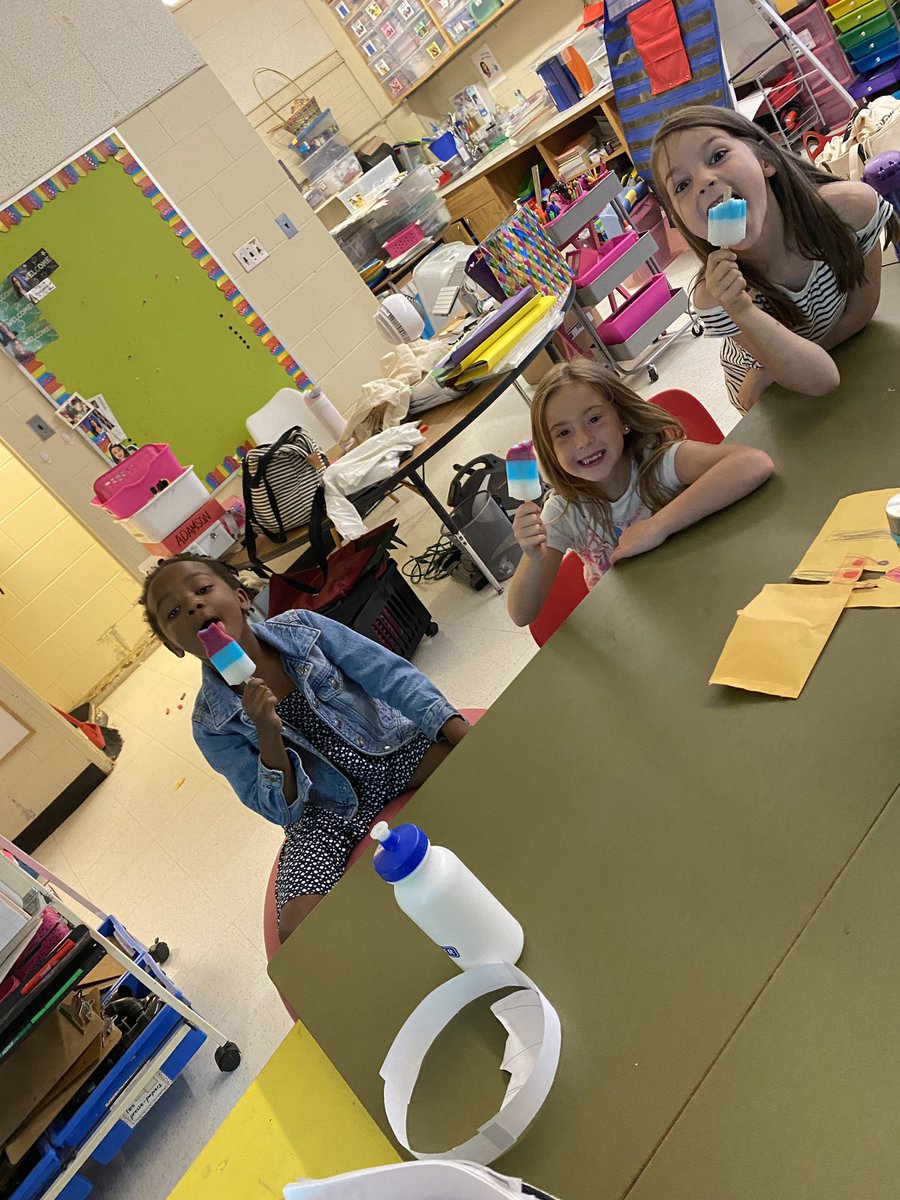 Mme Adamson tweet media