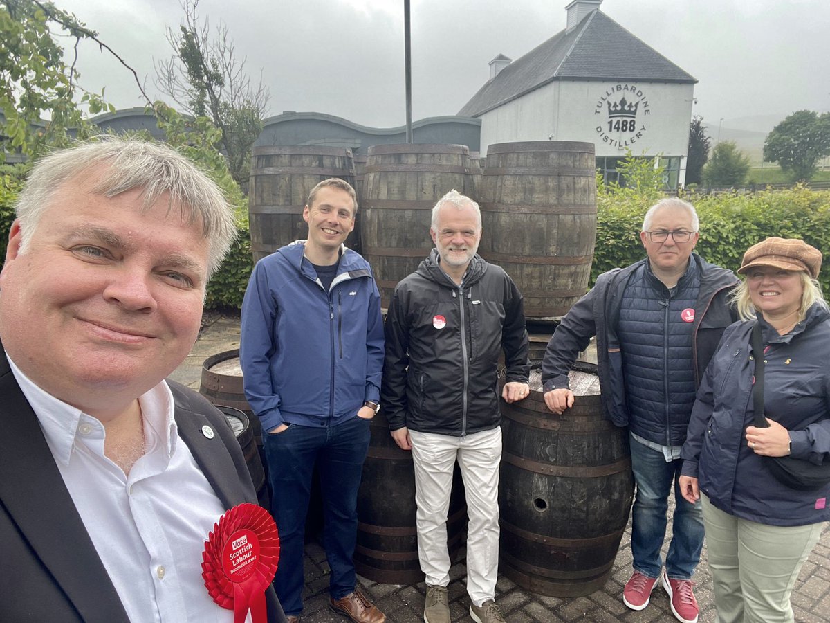 LabourStirling's tweet photo. Our teams are determinedly campaigning right across Stirling and Strathallan inc Cambusbarron, Blackford, Auchterarder and Bridge of Allan! ✊🚪💬 👍
After 14 years ⏰ of the Tories 🔵😱 and 17 years ⏰ of the SNP 🟡🤯…
In 7️⃣ days Vote Labour 🔴 for change!
#ThisTimeLabour🚩 https://t.co/I760L8xtmF