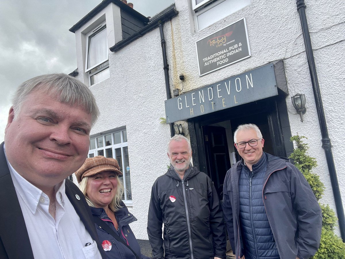 LabourStirling's tweet photo. Our teams are determinedly campaigning right across Stirling and Strathallan inc Cambusbarron, Blackford, Auchterarder and Bridge of Allan! ✊🚪💬 👍
After 14 years ⏰ of the Tories 🔵😱 and 17 years ⏰ of the SNP 🟡🤯…
In 7️⃣ days Vote Labour 🔴 for change!
#ThisTimeLabour🚩 https://t.co/I760L8xtmF