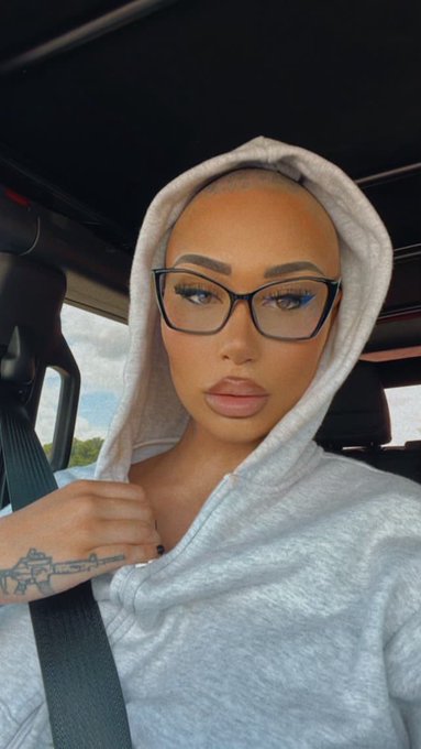 🤓 glasses thread https://t.co/8sumrH3zfl<a href="/tag/salutetoservice"class="tags"><span>#salutetoservice</span></a>