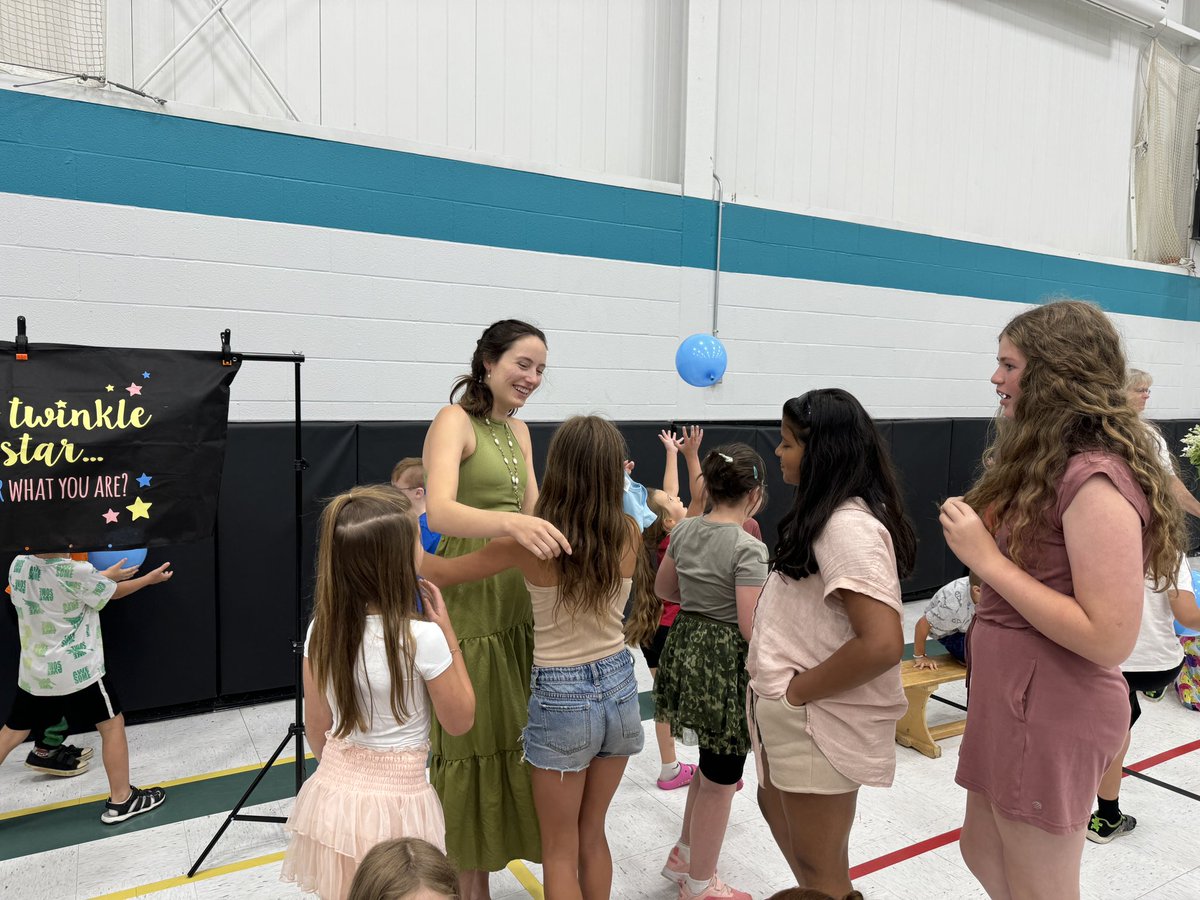 Annunciation tweet media