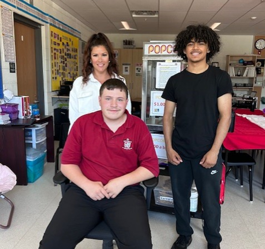HCDSB's tweet photo. This school year, the @BestBuddiesCND program at @BishopReding has made a significant impact on the school community!

Read more in the story here: https://t.co/Svw9zsnM3N 

#HCDSBbelonging @hcdsbSEAC https://t.co/vf8YUU9w9O