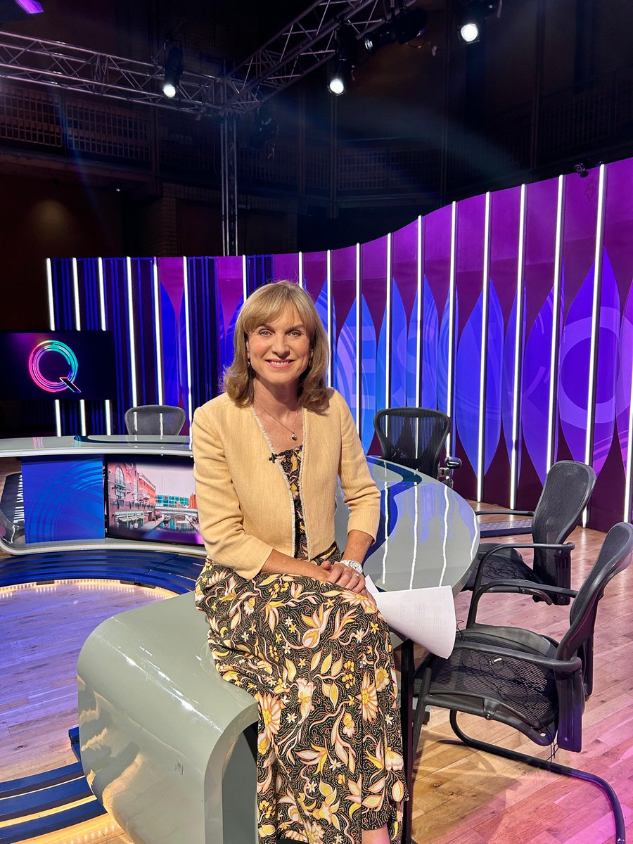Welcome back to Question Time! The programme is now live on <a href="/BBCOne/">BBC One</a>

You can also watch tonight's episode on <a href="/BBCiPlayer/">BBC iPlayer</a>

Join the conversation using #bbcqt