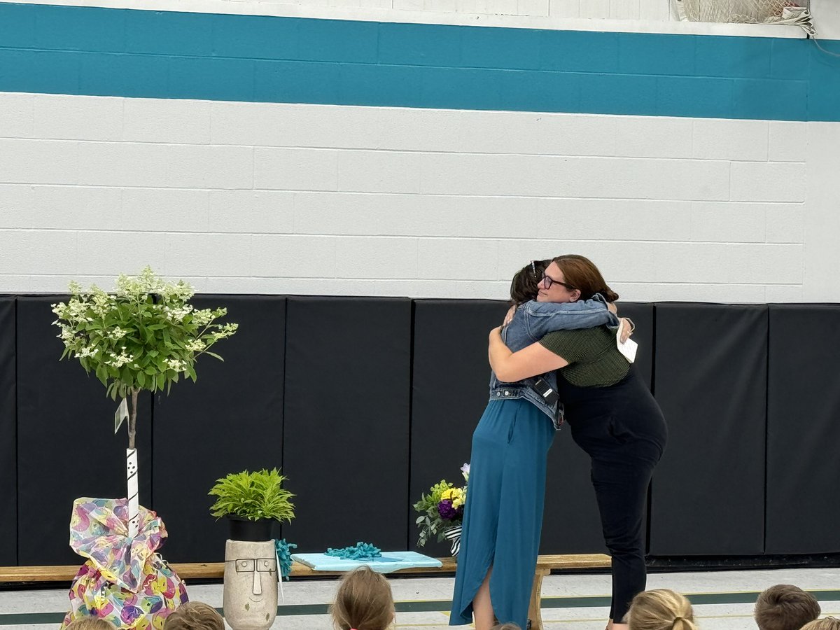 Annunciation tweet media