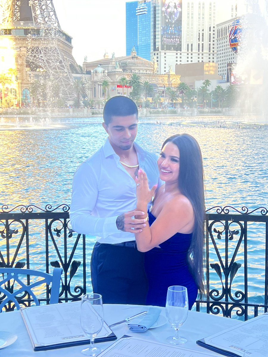 shortym20's tweet photo. I’m getting married!!! 🥰💋💍 https://t.co/61rNfIDuFL
