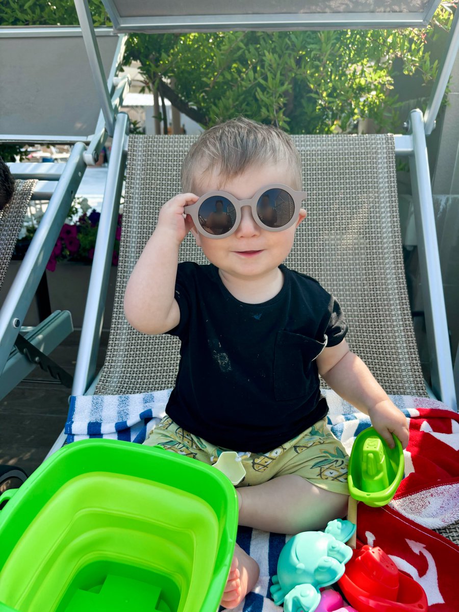 rosielambertx's tweet photo. The countdown to me returning to work is going too quickly now. More than 365 days I have spend most of my time with my boy, I know it has to happen and we’ll be fine but my heart is feeling heavy and eyes are feeling watery all too much at the moment 🥺🥺 #returningtowork https://t.co/DQF78tQnhu