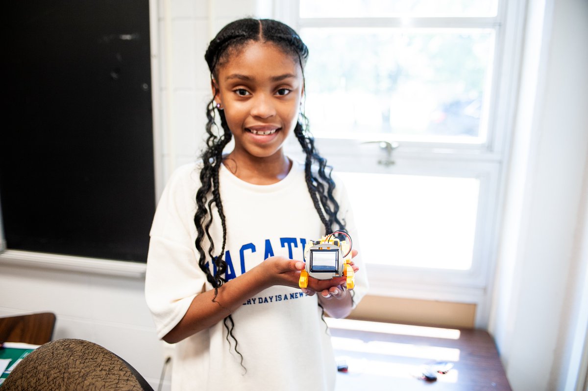 Week 2⃣ of our Literacy &amp; Summer camps is almost coming to an end. Today, students in the Literacy &amp; Robotics program at Price Elementary School worked with Kweku Martin of <a href="/AMPEDLouisville/">Amped</a> to build their very own mars rover! 

Learning never stops in JCPS!