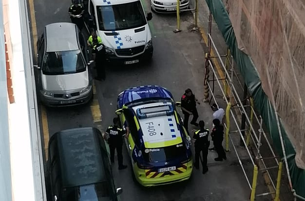 BarridelPort's tweet photo. Detingut a la Part Baixa un dels pressumptes implicats en la baralla amb arma blanca de dimarts a Sant Pere i Sant Pau

>Més detalls: https://t.co/kj3lPHZ45h #tarragona #partbaixatgn https://t.co/V0GNb6YwqH
