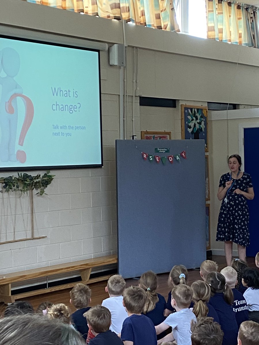 BranstonInfant1's tweet image. We started our #RSEday with a whole school collective worship based on #EmbracingChange before moving into a day of workshops. Thank you to our Bishops Visitors, Mrs Dickin,  @lincolndbe for joining us this morning &amp;amp; Mrs Shirra for organising the day 🩵🦋@RSE_day