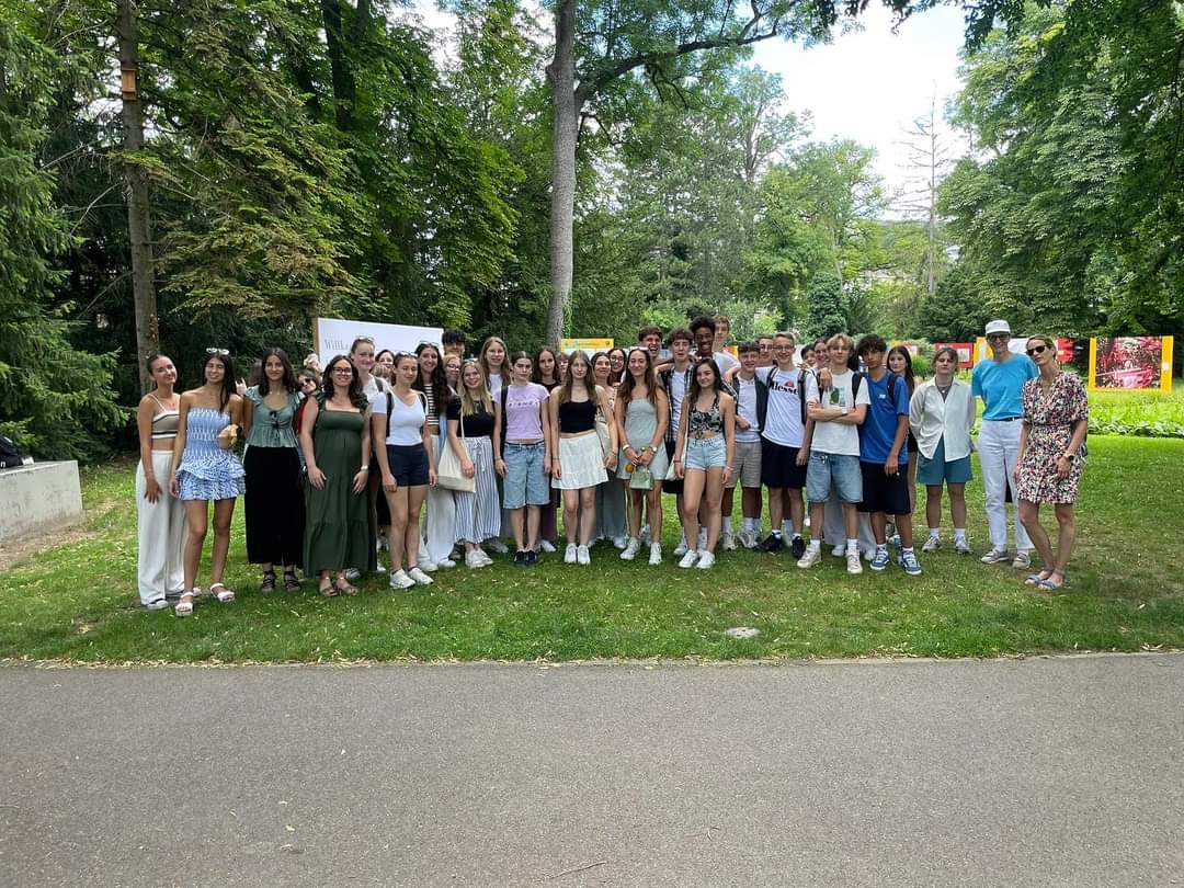 IES Els Évols tweet media