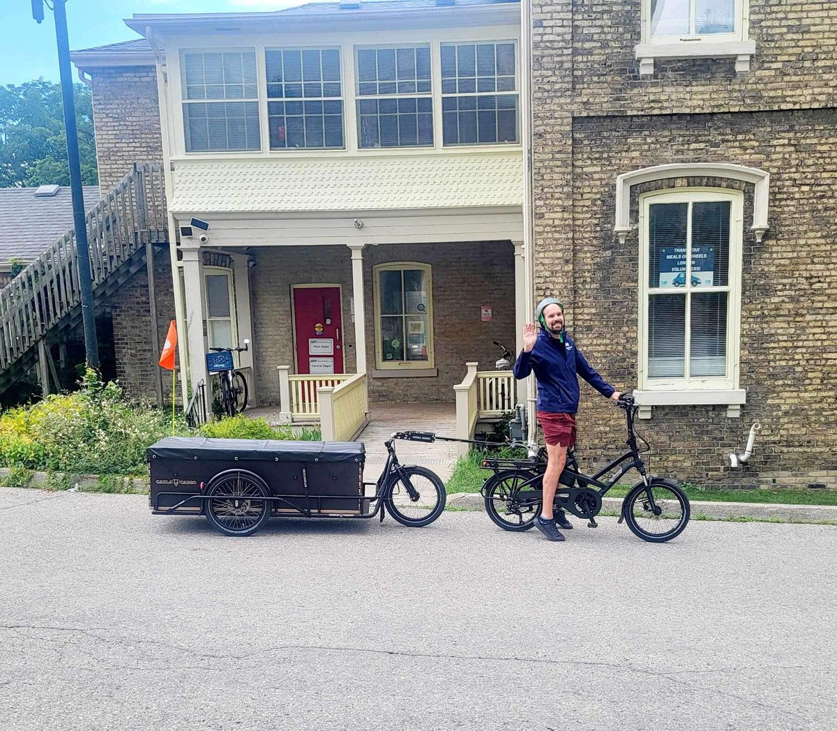 MOWLondon's tweet photo. Thank you to our friends @LdnOntBikeCafe for letting us try this for a meal route today!We will be seeing how we can make it a part of future operations and they were so kind to let us test it. Oh, and that’s Chad our Executive Director 😀 #ldnont https://t.co/29s3tGSHHB