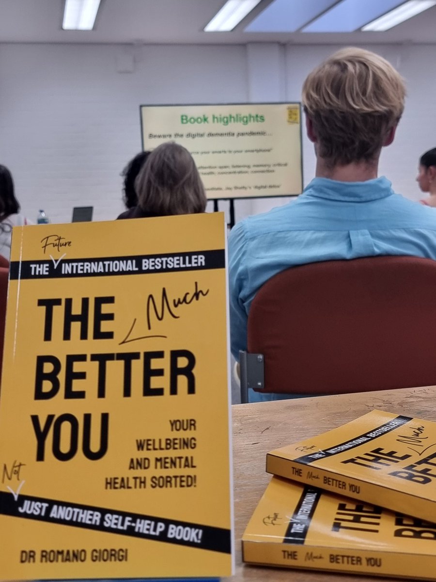 Im_Negomi's tweet image. I love a local author event at a local library ! ✨️📚🖤
Thank you, Romano Giorgi for visiting #BalhamLibrary to talk abt &apos;The Much Better You: Your wellbeing and mental health sorted&apos; a really insightful (&amp;amp; amusing) talk on an important topic! 
@Better_Balham @wandsworthlibs