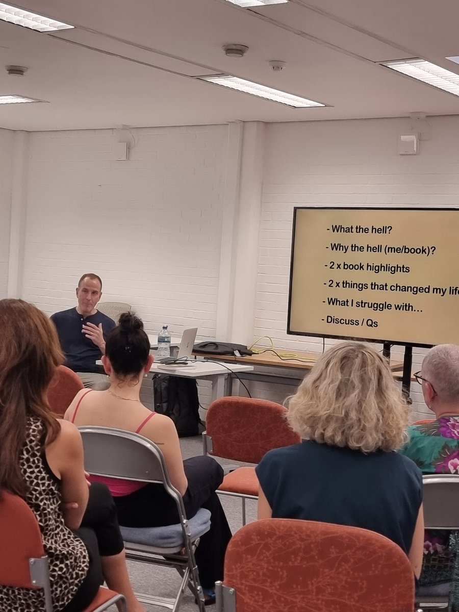 Im_Negomi's tweet image. I love a local author event at a local library ! ✨️📚🖤
Thank you, Romano Giorgi for visiting #BalhamLibrary to talk abt &apos;The Much Better You: Your wellbeing and mental health sorted&apos; a really insightful (&amp;amp; amusing) talk on an important topic! 
@Better_Balham @wandsworthlibs
