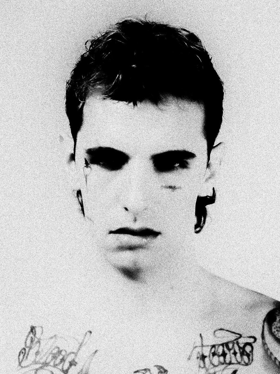 AchilleIDOL's tweet photo. “BANDA KAWASAKI” 
Con Salmo e Gemitaiz 
Fuori questa notte 00:00 🟢 

@kayros_onlus 
Art By @JesseDraxler https://t.co/cfz8znxpxS
