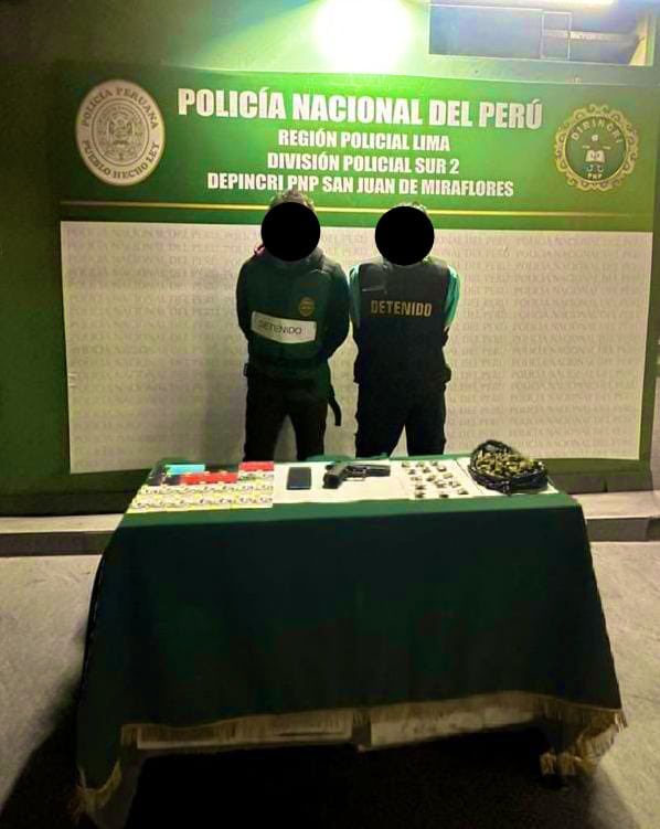 LimaRegion's tweet photo. ¡SEGUIMOS TRABAJANDO!🚨
#DivpolSur2| Personal de la #DepincriSJM lograron la desarticulación de la Banda Criminal “Los rapiditos del Solari” quienes estarían inmersos Delitos de Fabricación, comercialización y uso ilegal de armas de fuego, así como TID y fraude. 👮🏻‍♂️🚔 #viralntt https://t.co/NzMj1LTNXV