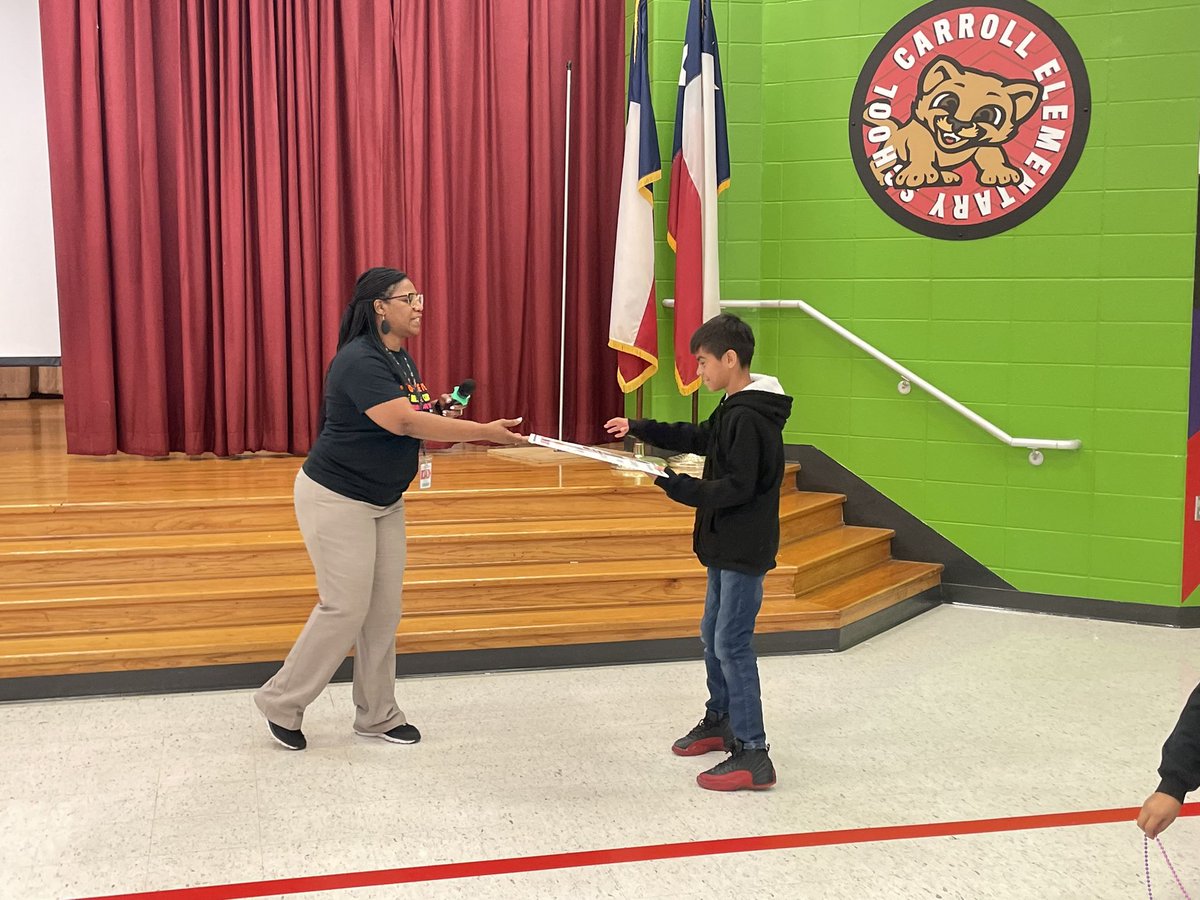 MrsGutierrez2's tweet photo. Good morning from Camp Carroll @franks_kesha always with great energy ☀️ @AldineES_Summer  #CampCarrollUSA24 https://t.co/AiOja0UDtx