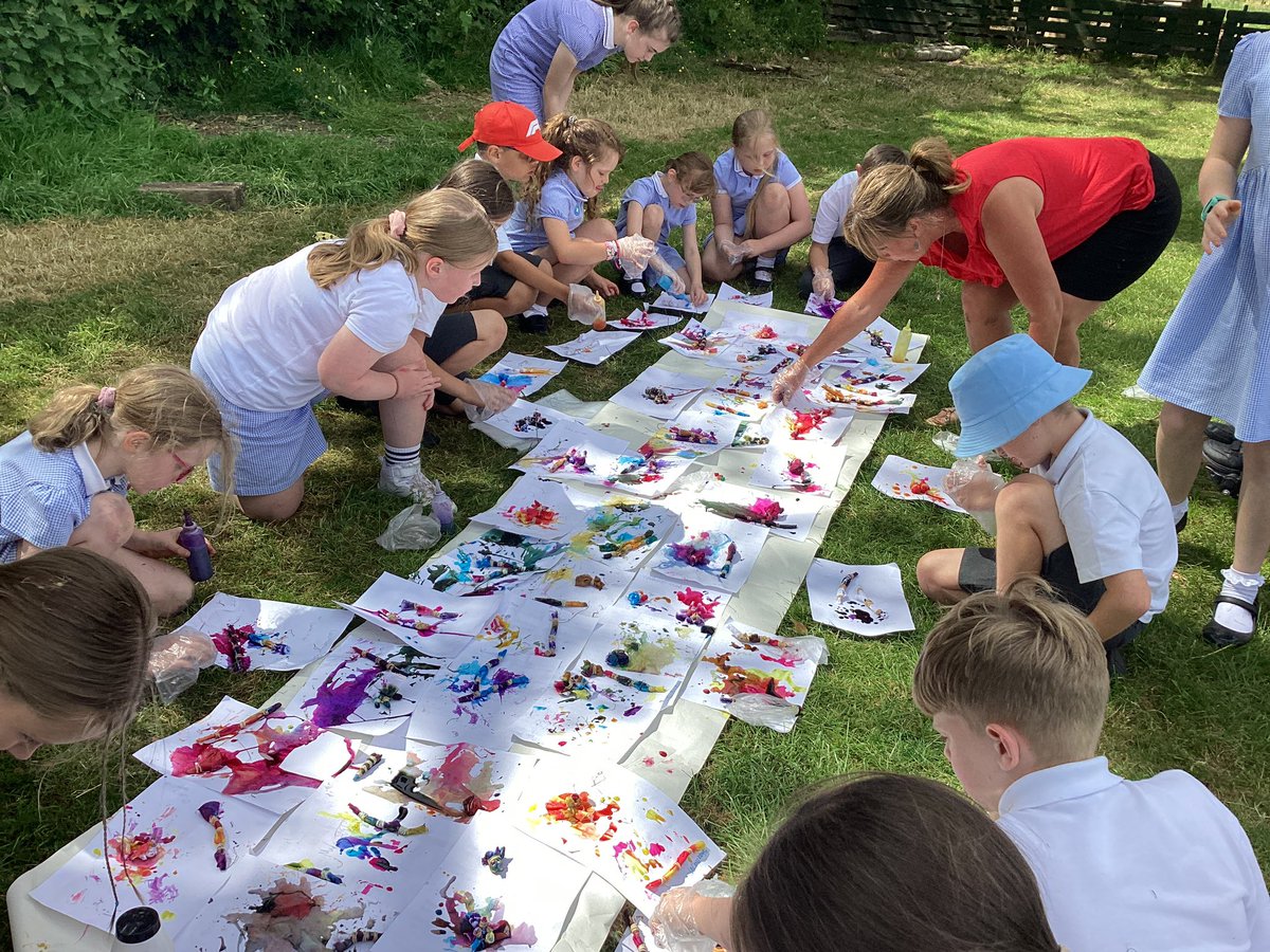 CTKPrimaryCov's tweet photo. Year 4 had a super time tie dying on the field. Lots of different colour blends and techniques. Next step sewing! Wish us luck. #jugglingballs #dtatctk @TheHolyCrossMAC https://t.co/RI8zcNQvAD