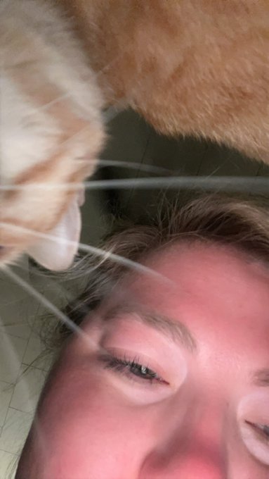 I&rsquo;m moving to Oregon!!   Who wants to host me along the way??   🤗 https://t.co/fcvtG3iHzX