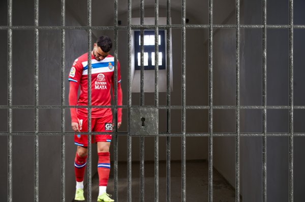 Marceli24941201's tweet photo. @RayoVallecano @EURO2024 BUENAAAAASSSS, hay mercado, hay
#FREERDT #RDTORNO https://t.co/XsdKMNIZp2