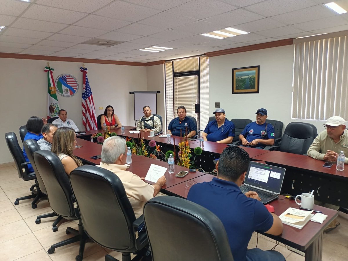 cilamexico's tweet photo. Personal de la Representación en Cd. Acuña, Coahuila, sostuvo una reunión con Protección Civil, Gobernación, CFE, CONAGUA, SEDENA y SIMAS para dialogar sobre el control de avenidas de la Presa Internacional La Amistad. https://t.co/D8eVn3TlZg