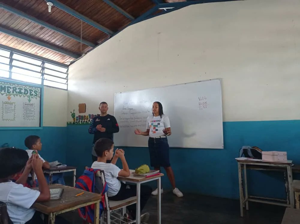 El día de hoy abordamos a la Unidad Educativa "La Esperanza", municipio Juan Germán Roscio Nieves para Brindarle a los niños y niñas de esta casa de estudios una Charla Sobre los Valores.
  Seguimos promoviendo valores positivos y la convivencia pacífica.
#NicoCuadraConmigo