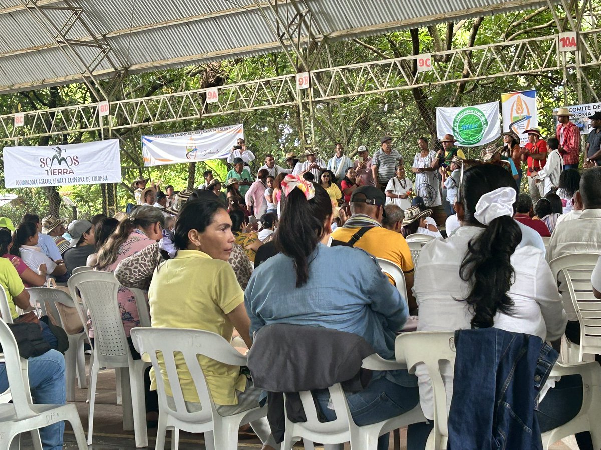 El Caribe Colombiano avanza con la Reforma Agraria.  
Se entrega  la tierra para el que  la trabaja y se dignifican miles de vidas
Viva #LaReformaAgrariaAvanza
<a href="/AgenciaTierras/">Agencia Nacional de Tierras</a> <a href="/HarmanFelipe/">Harman Felipe</a> <a href="/petrogustavo/">Gustavo Petro</a> <a href="/MinAgricultura/">Min. de Agricultura</a> <a href="/jmojicaflorez/">J. Mojica</a>