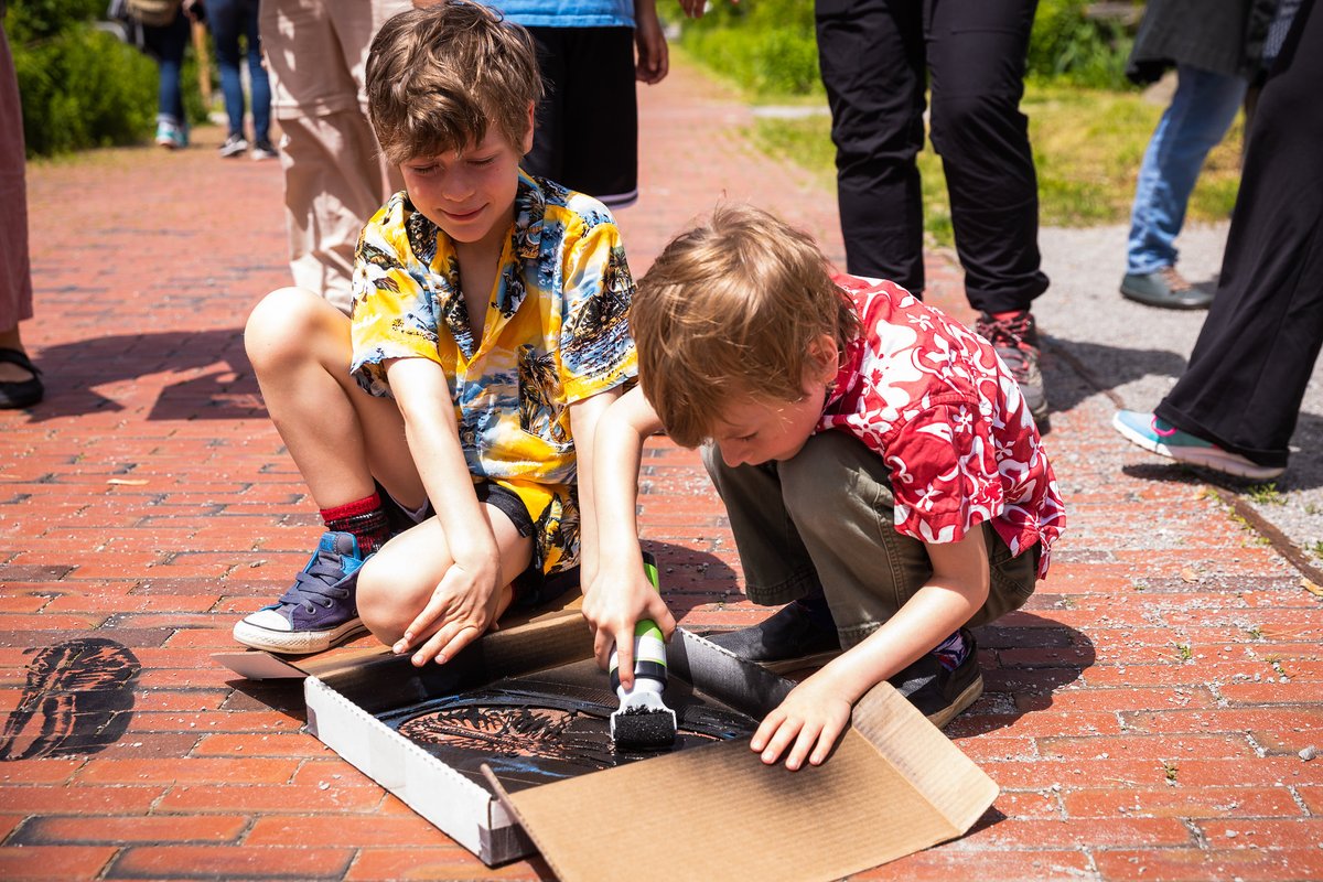 Enjoy #CanadaDay 🍁 at Todmorden Mills. 

Have fun playing games outdoors like Chess, Jenga and Croquet! Head inside the Papermill Gallery for arts and crafts! Join a guided tour around the Wildflower Preserve, then sample a taste of local history with handcrafted mocktails!