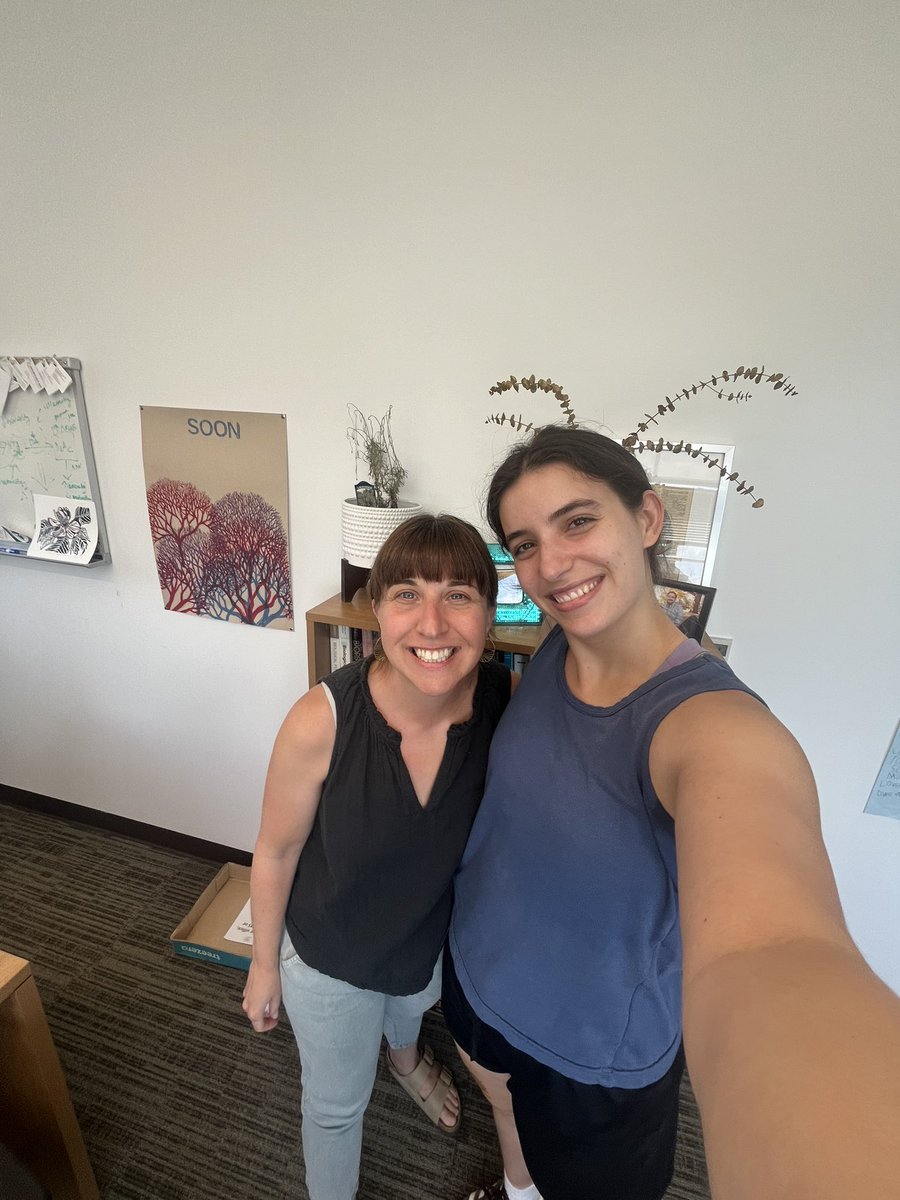 Bittersweet day as we say goodbye to our brilliant technician <a href="/JessMaurice01/">Jess Maurice she/her</a>. Jess set up fast scan cyclic voltammetry and collected our first fscv data set. Look for her paper soon!👀 Her impact on the lab (and on me!) is impossible to measure. Good luck at <a href="/PennNursing/">Penn Nursing</a>, Jess!