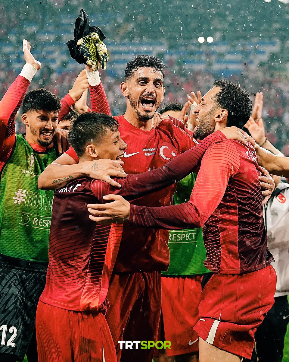 loyalbahis1's tweet photo. • Ronaldo'ya ait rekoru kırdı: Arda Güler
• Turnuva tarihinde en fazla kart çıkan (18) maç: Çekya-Türkiye
• En genç futbolcu: Yamal
• En yaşlı futbolcu: Pepe

🏆 En'lerin Turnuvası: EURO 2024 https://t.co/nEUWFcYnGI