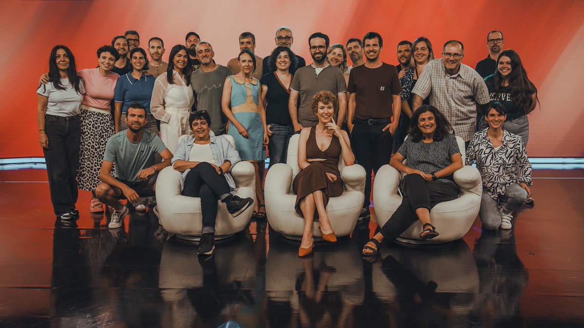 Avui és l’últim programa del #PlaçaTísner i també el meu últim dia de pràctiques a <a href="/beteve/">betevé</a>. Estaré sempre agraïda per la paciència i la confiança, però sobretot per l’amor a la cultura que m’han contagiat. Ha estat una sort poder aprendre de tots ells i elles. 

Moltes gràcies❤️‍🩹