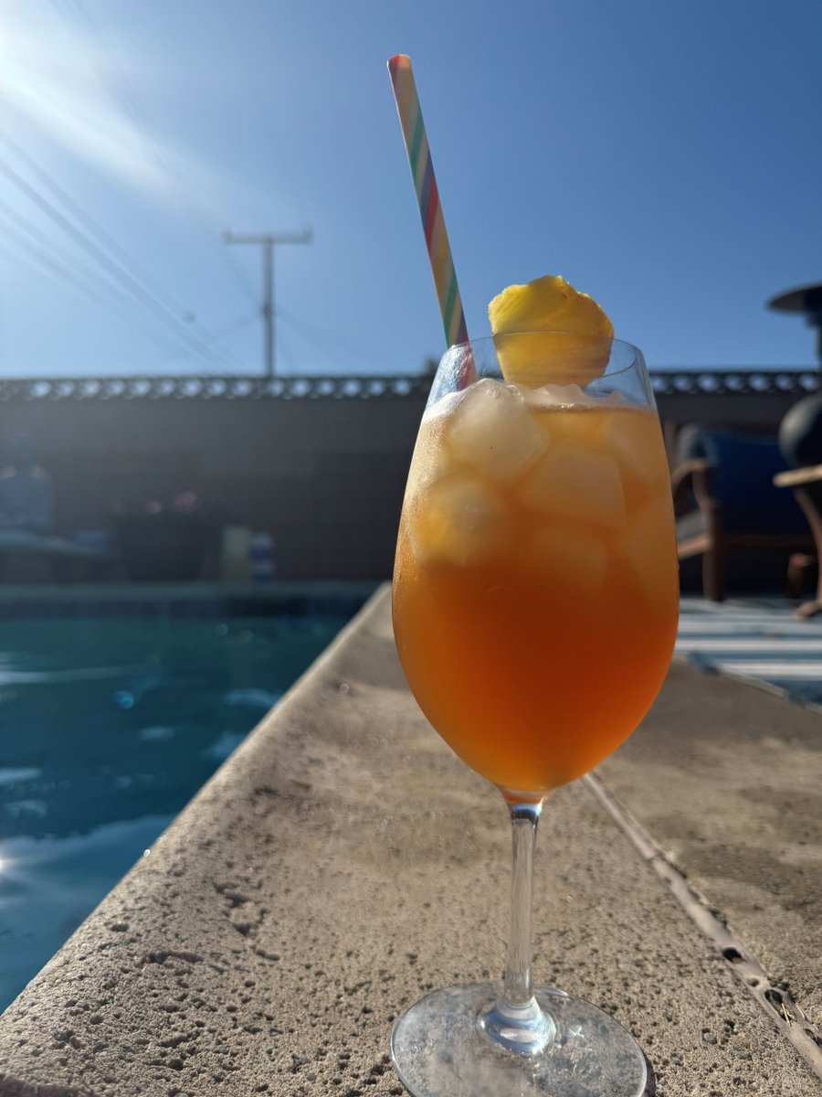 Cool Off This Summer with Homemade #Tepache: A Refreshing Fermented Pineapple Drink latinofoodie.com/recipes/tepach…