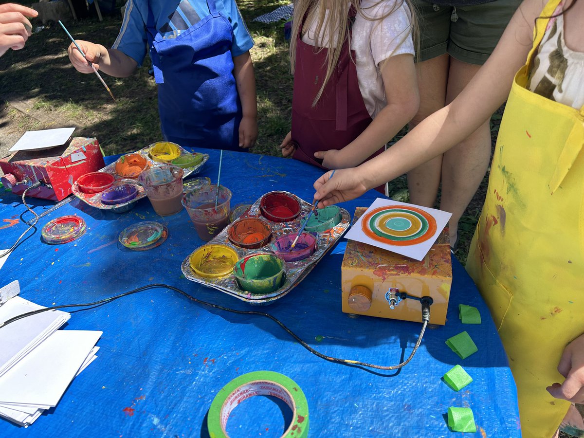 CouchichingHeightsPS tweet media