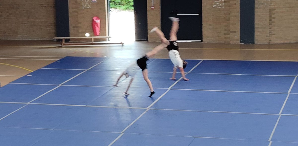 Achever l'année 2023-2024 par une belle fête des talents. Bravo à nos élèves de <a href="/sainsengohelle/">Ville de Sains-en-Gohelle</a> <a href="/AcLille/">Académie de Lille</a> et <a href="/SandraBlancha19/">Sandra Blanchard</a> d'avoir initié ces moments magiques depuis 3 ans désormais #climatscolaire #sentimentdappartenance #conseildeviecollegienne