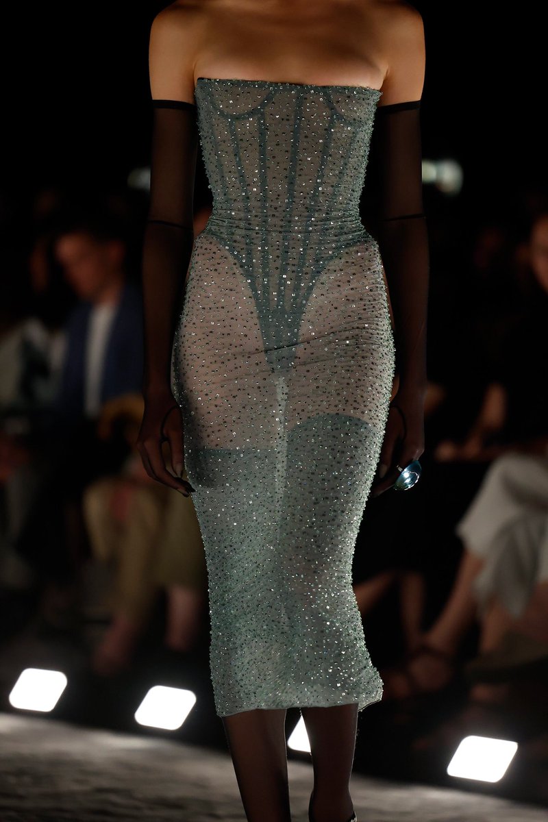 VersaceVenus_'s tweet photo. Schiaparelli F/W 2024 couture https://t.co/mLei1zY33w