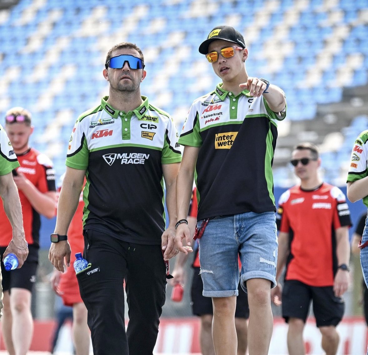 CIPMOTO's tweet photo. Track walk ✔️

First lap at the cathedral of speed 😍

#EAgroup #TLMoleodinamica #yacco #moto3 #racing #noahdettwiler #nd55 #riccardorossi #rr54 #cipteam #dutchgp https://t.co/115zYcEfnd