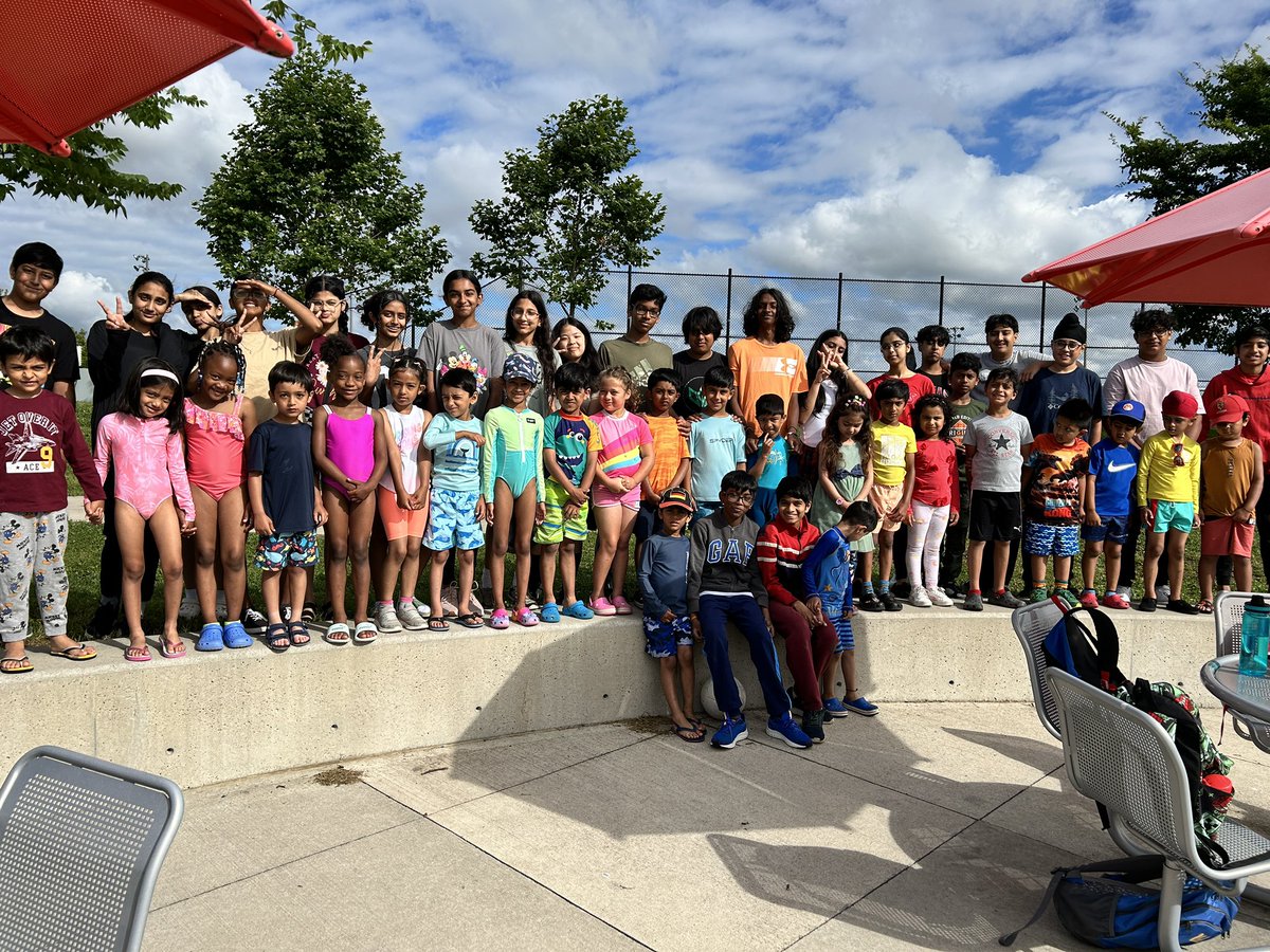BroderickJenn's tweet photo. Sun, splash pad, and buddies! ☀️💦👭🏼These Trailblazers had a great morning together celebrating the second last day of school! @TribuneDrive @MsReyes1586 @InquiringKs https://t.co/mvJRRydJ6P